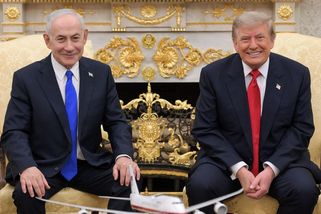 USA a Izrael odloží chystané „tvrdé údery“, uvedl Trump. Prý na žádost Teheránu - Novinky
